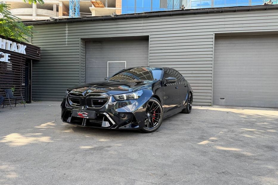 Продам BMW M5 G90 2024 года в Киеве