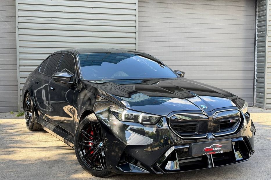 Продам BMW M5 G90 2024 года в Киеве