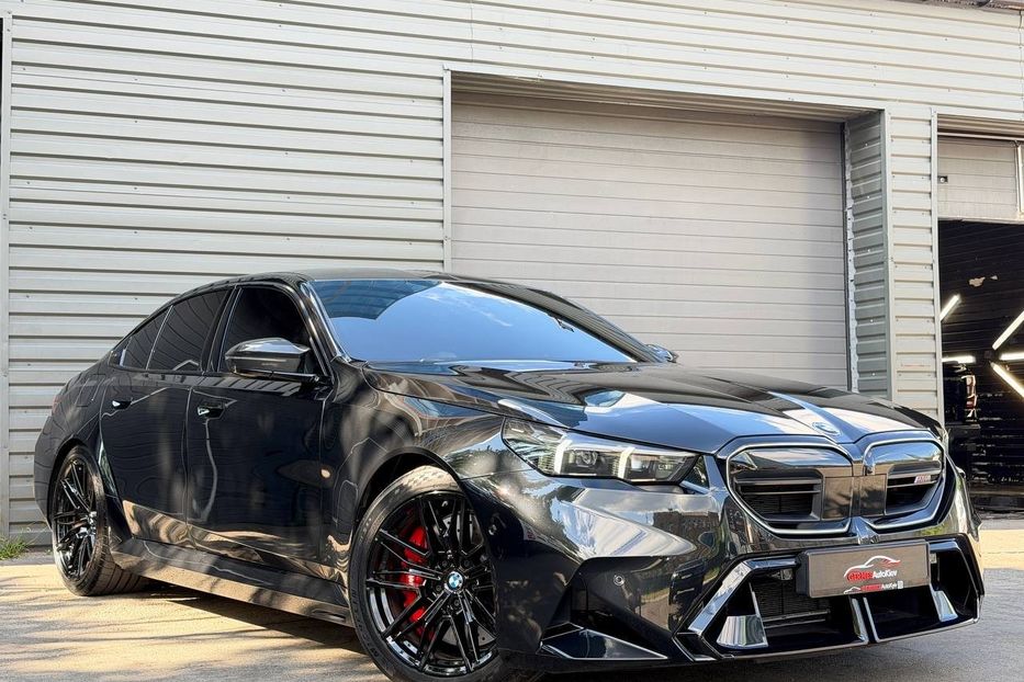 Продам BMW M5 G90 2024 года в Киеве