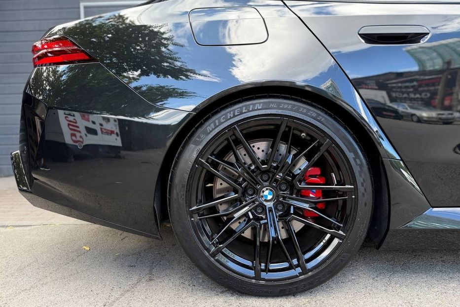 Продам BMW M5 G90 2024 года в Киеве
