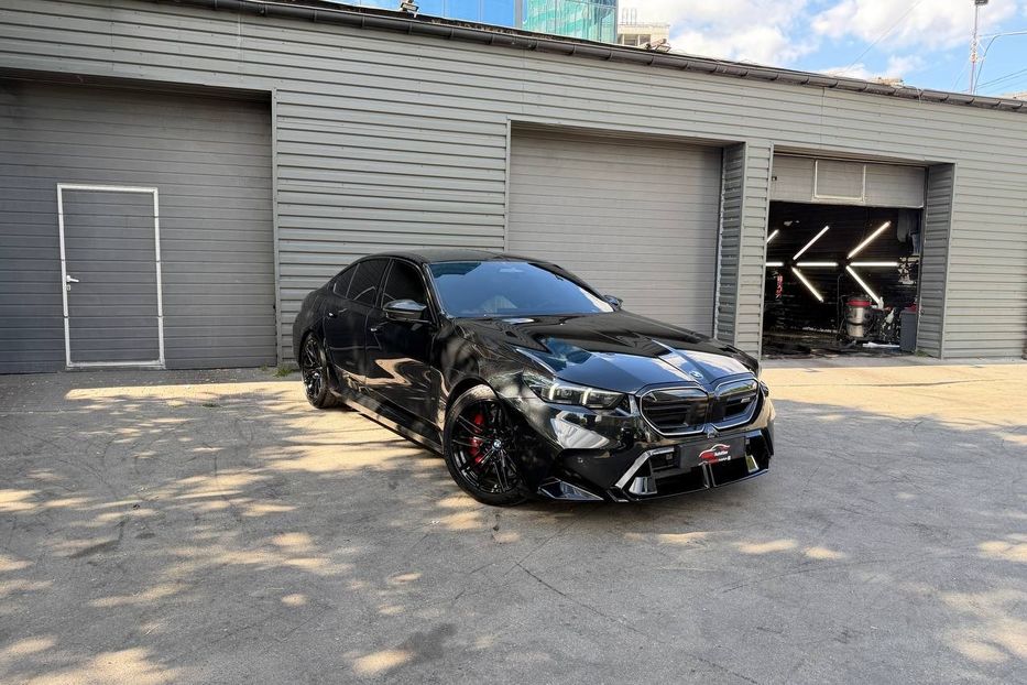 Продам BMW M5 G90 2024 года в Киеве
