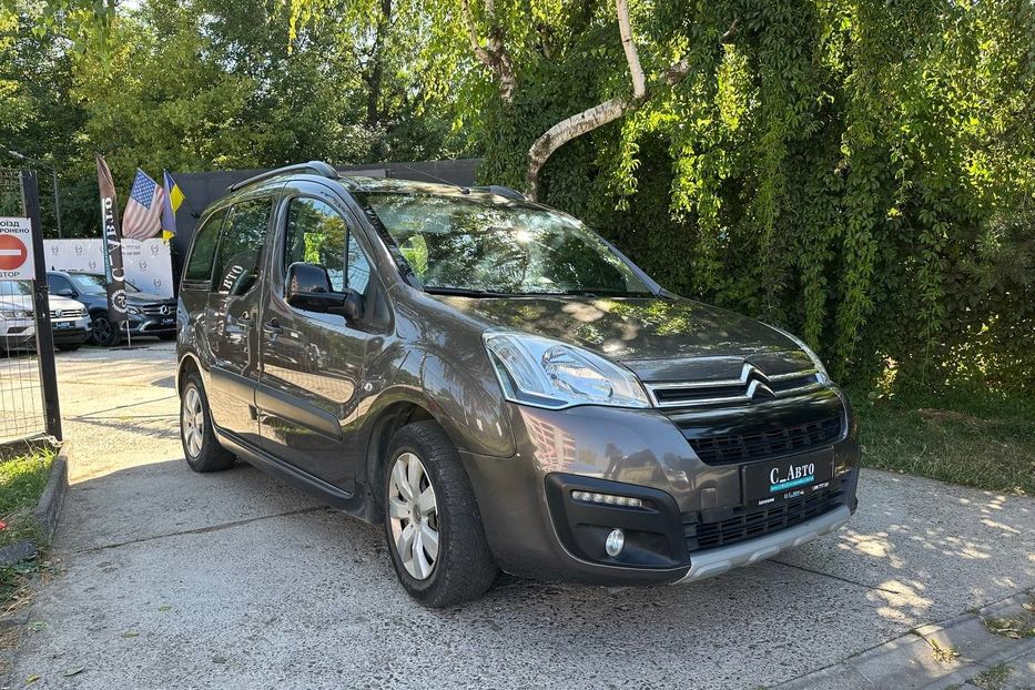 Продам Citroen Berlingo пасс. 2016 года в Черновцах