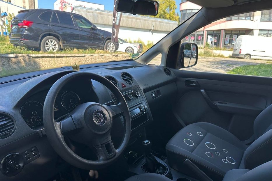 Продам Volkswagen Caddy пасс. 2012 года в Черновцах