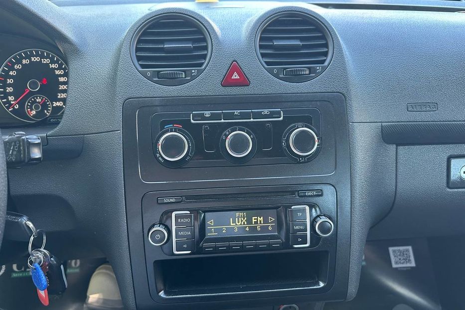 Продам Volkswagen Caddy пасс. 2012 года в Черновцах