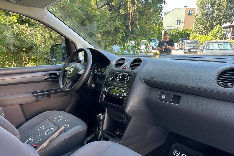 Продам Volkswagen Caddy пасс. 2012 года в Черновцах