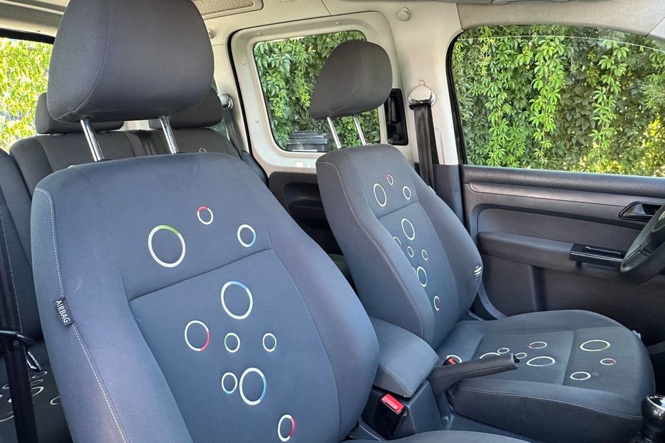 Продам Volkswagen Caddy пасс. 2012 года в Черновцах