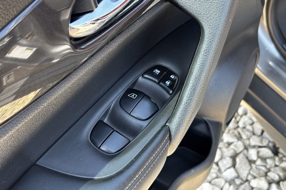 Продам Nissan Rogue Газ-бензин 2017 года в Львове