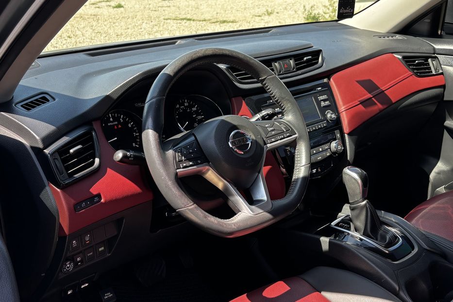 Продам Nissan Rogue Газ-бензин 2017 года в Львове
