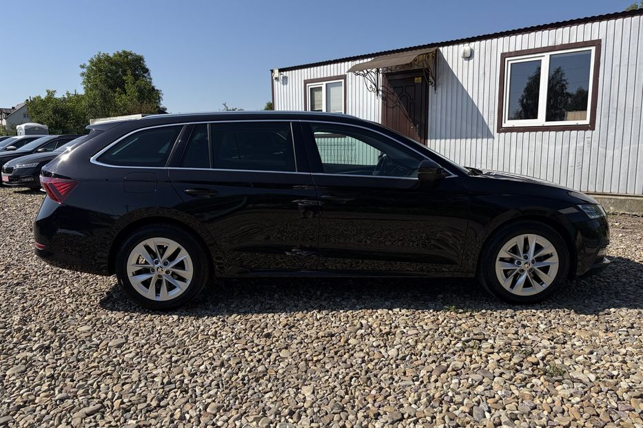 Продам Skoda Octavia А8 2.0TDI150 кс КОЛЕСА FUL LED 2022 года в Львове