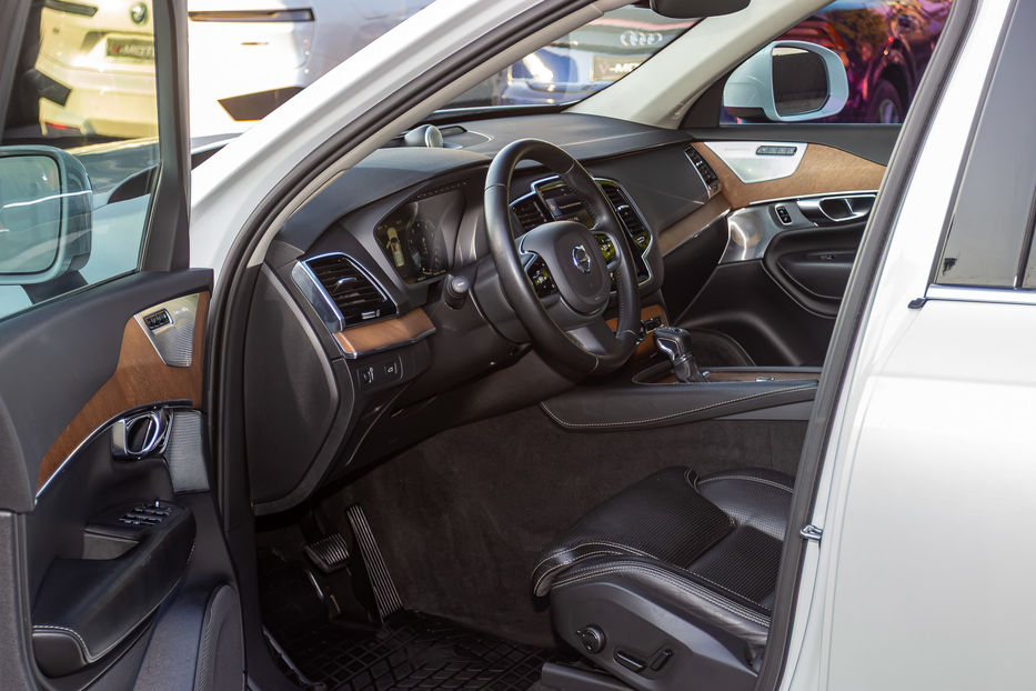Продам Volvo XC90 T6 Inscription 2017 года в Киеве