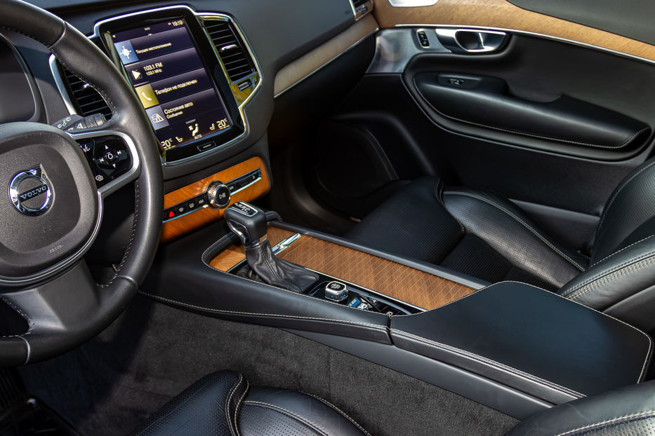 Продам Volvo XC90 T6 Inscription 2017 года в Киеве