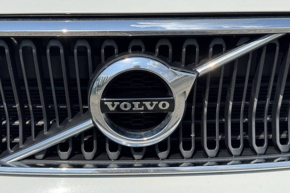 Продам Volvo XC60 2.0 AT (163 к.с.) 2019 года в Киеве