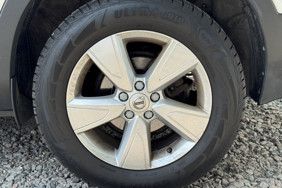 Продам Volvo XC60 2.0 AT (163 к.с.) 2019 года в Киеве