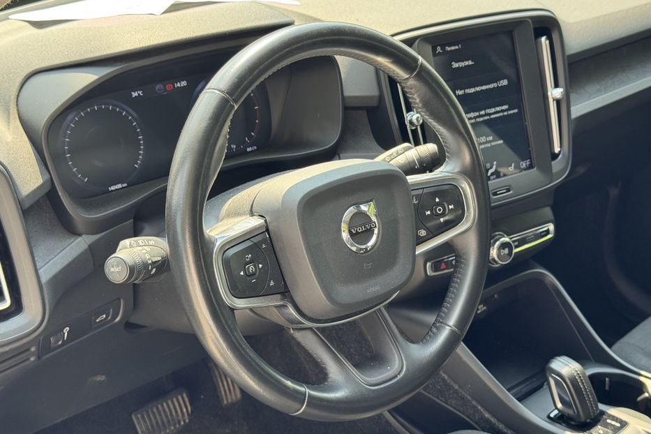Продам Volvo XC60 2.0 AT (163 к.с.) 2019 года в Киеве