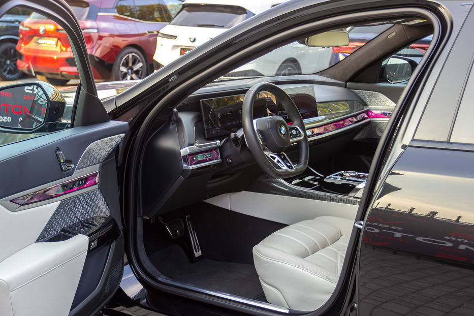 Продам BMW 740 LD Xdrive 2023 года в Киеве