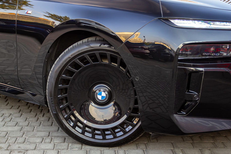 Продам BMW 740 LD Xdrive 2023 года в Киеве