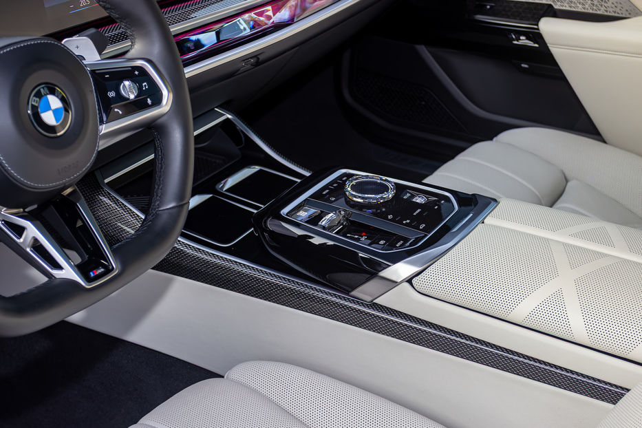 Продам BMW 740 LD Xdrive 2023 года в Киеве