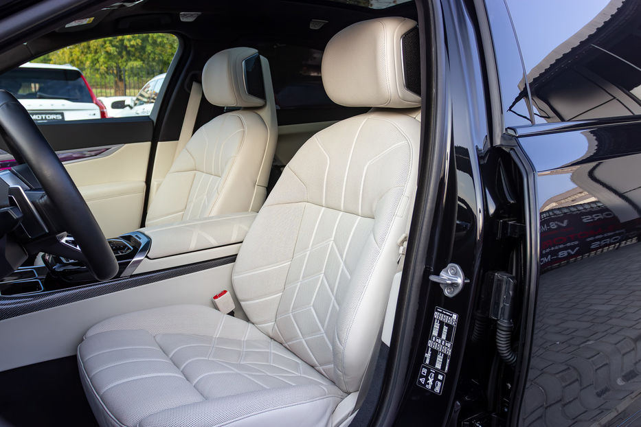 Продам BMW 740 LD Xdrive 2023 года в Киеве