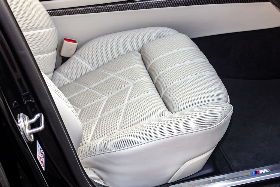Продам BMW 740 LD Xdrive 2023 года в Киеве