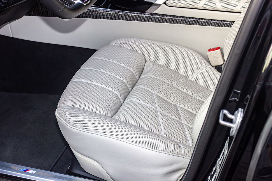 Продам BMW 740 LD Xdrive 2023 года в Киеве