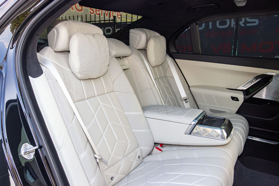 Продам BMW 740 LD Xdrive 2023 года в Киеве