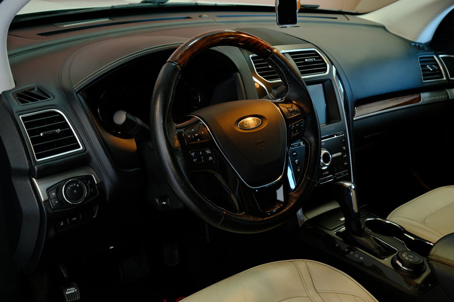 Продам Ford Explorer 2017 года в Одессе