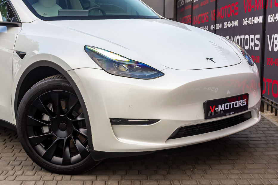 Продам Tesla Model Y Long Range 2022 года в Киеве