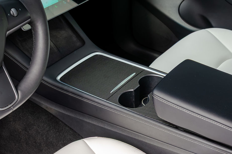 Продам Tesla Model Y Long Range 2022 года в Киеве