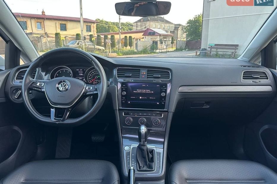 Продам Volkswagen Golf VII 1.4 TSI АТ ЛЮК SE КОМПЛЕКТАЦІЯ 2019 года в Львове