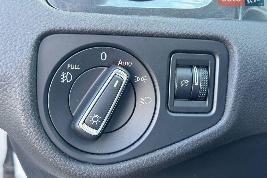 Продам Volkswagen Golf VII 1.4 TSI АТ ЛЮК SE КОМПЛЕКТАЦІЯ 2019 года в Львове
