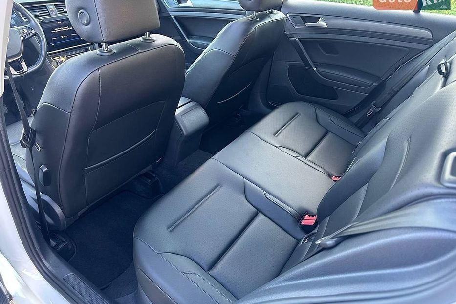 Продам Volkswagen Golf VII 1.4 TSI АТ ЛЮК SE КОМПЛЕКТАЦІЯ 2019 года в Львове