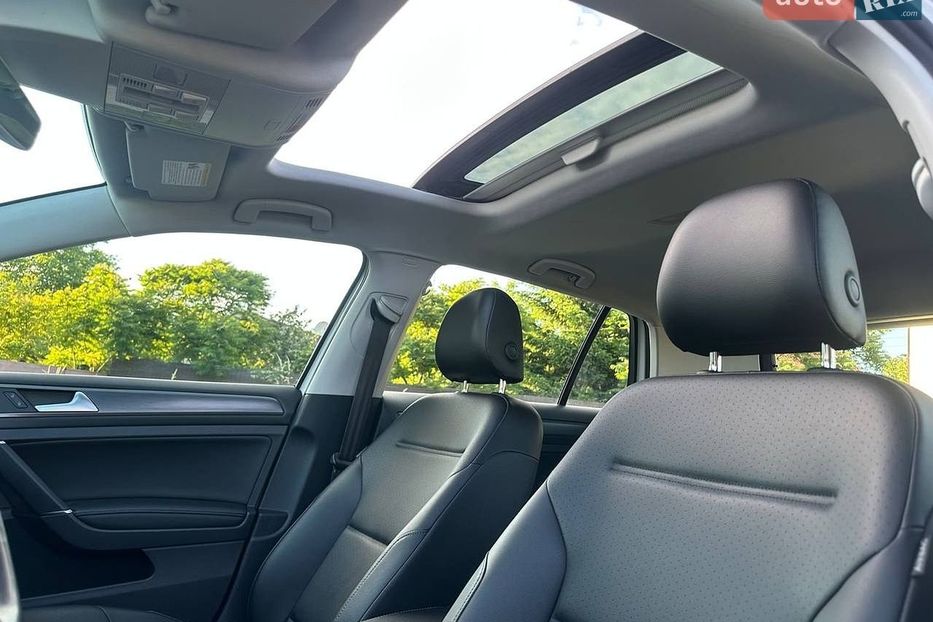 Продам Volkswagen Golf VII 1.4 TSI АТ ЛЮК SE КОМПЛЕКТАЦІЯ 2019 года в Львове