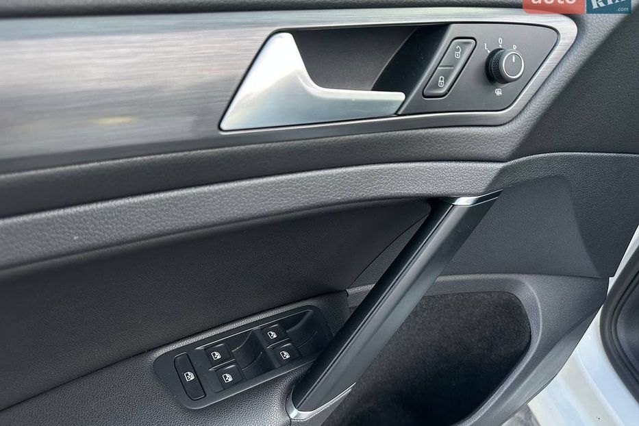 Продам Volkswagen Golf VII 1.4 TSI АТ ЛЮК SE КОМПЛЕКТАЦІЯ 2019 года в Львове