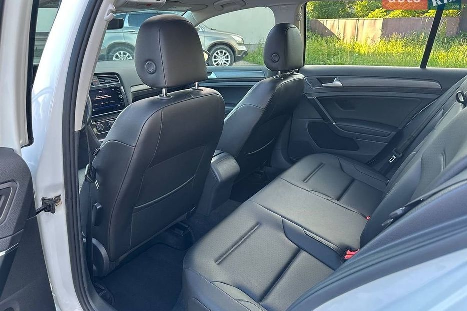 Продам Volkswagen Golf VII 1.4 TSI АТ ЛЮК SE КОМПЛЕКТАЦІЯ 2019 года в Львове