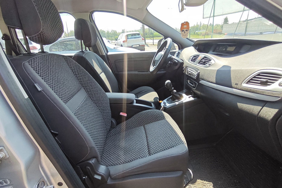 Продам Renault Scenic 1.4 TCe MT (130 к.с.) 2011 года в Киеве