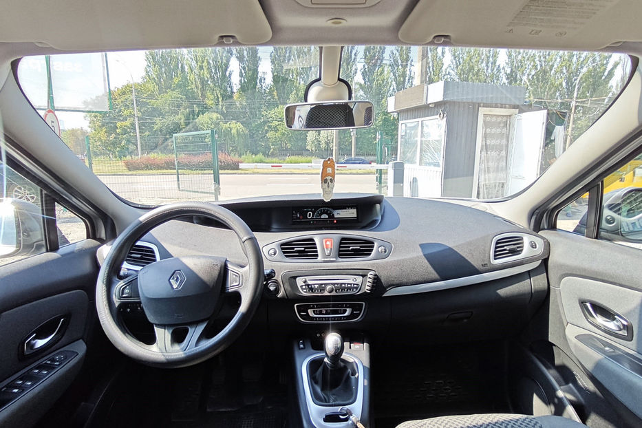 Продам Renault Scenic 1.4 TCe MT (130 к.с.) 2011 года в Киеве