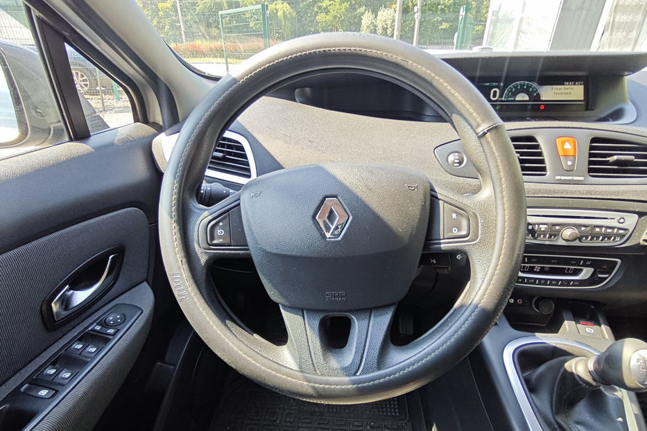 Продам Renault Scenic 1.4 TCe MT (130 к.с.) 2011 года в Киеве