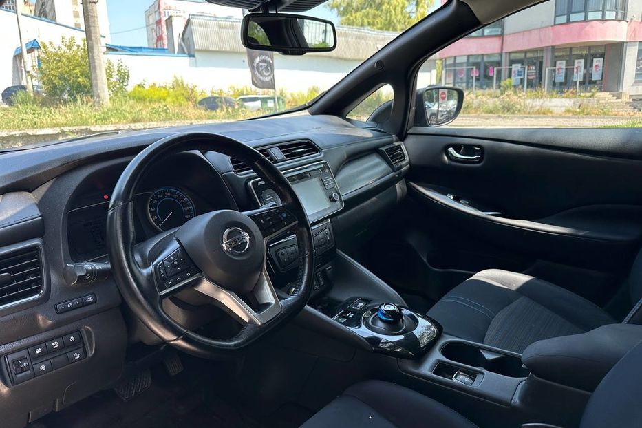 Продам Nissan Leaf 40kwh 2018 года в Черновцах