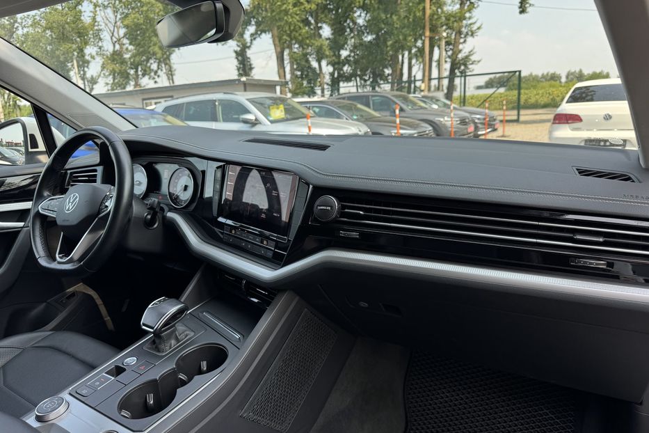 Продам Volkswagen Touareg 2021 года в г. Умань, Черкасская область