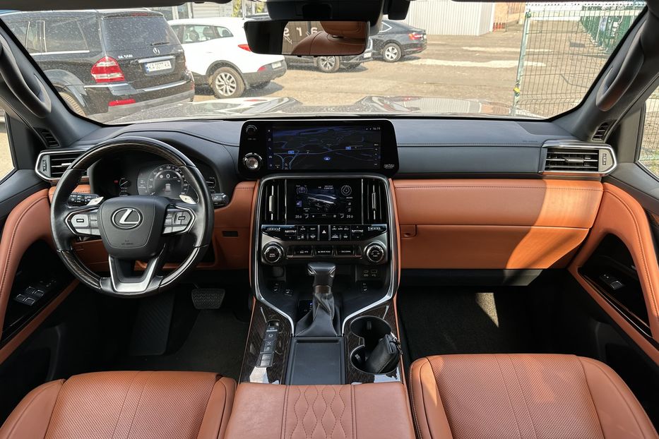 Продам Lexus LX 570 LX600 Premium 2023 года в Киеве