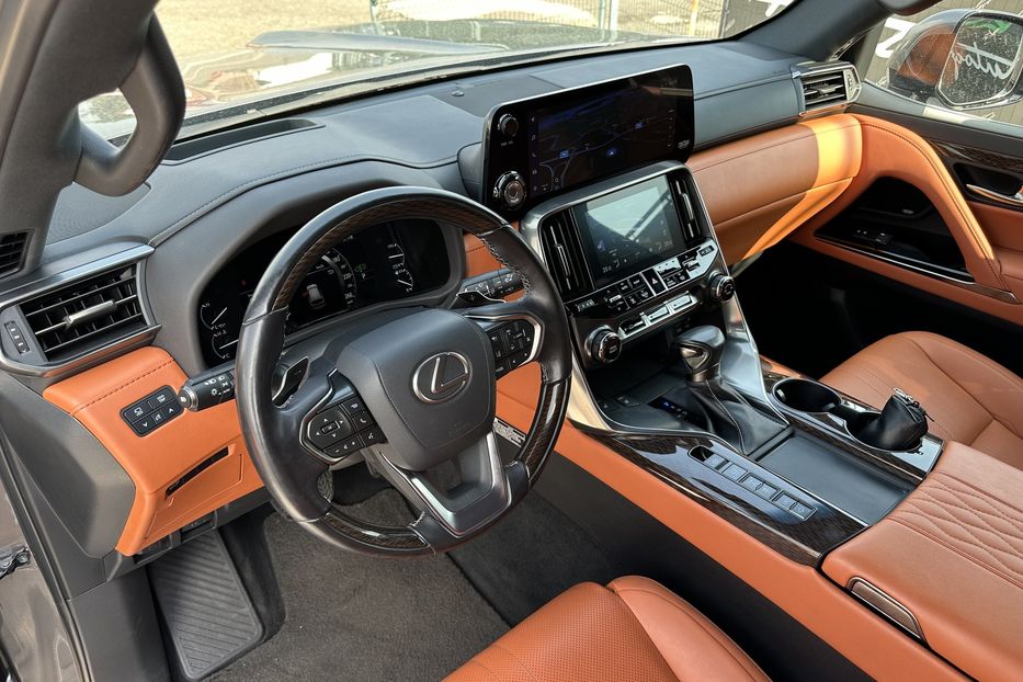 Продам Lexus LX 570 LX600 Premium 2023 года в Киеве