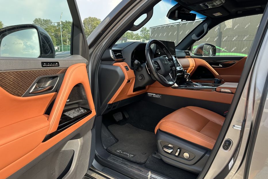 Продам Lexus LX 570 LX600 Premium 2023 года в Киеве
