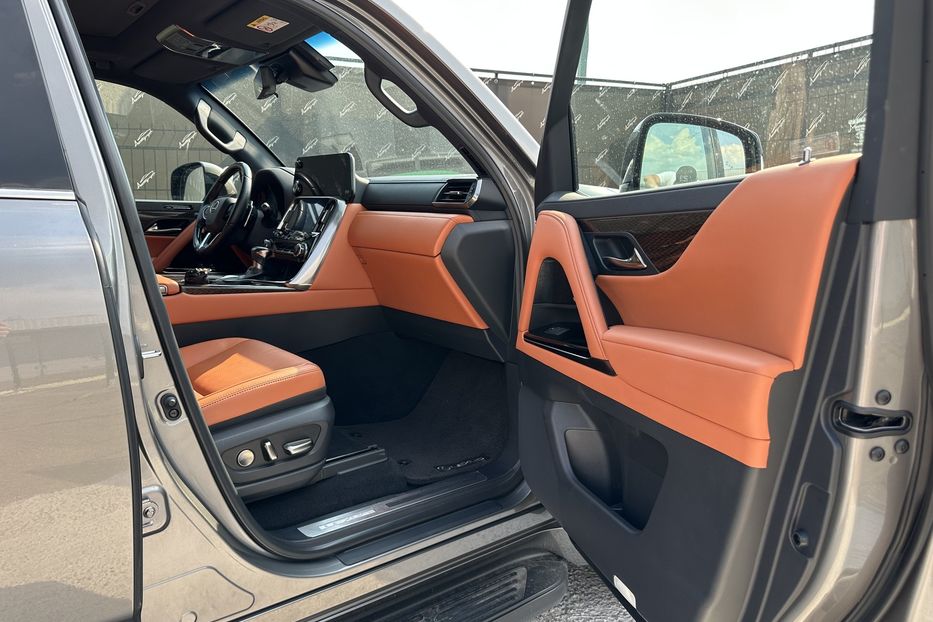 Продам Lexus LX 570 LX600 Premium 2023 года в Киеве