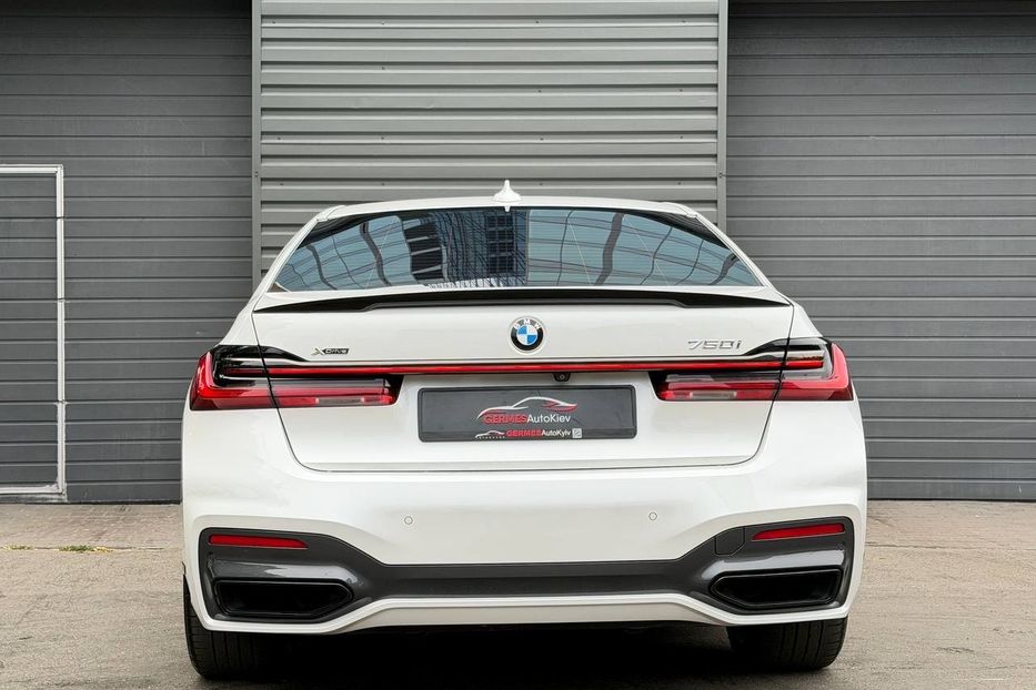 Продам BMW 750 Li M package 2020 года в Киеве