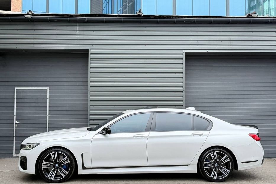 Продам BMW 750 Li M package 2020 года в Киеве