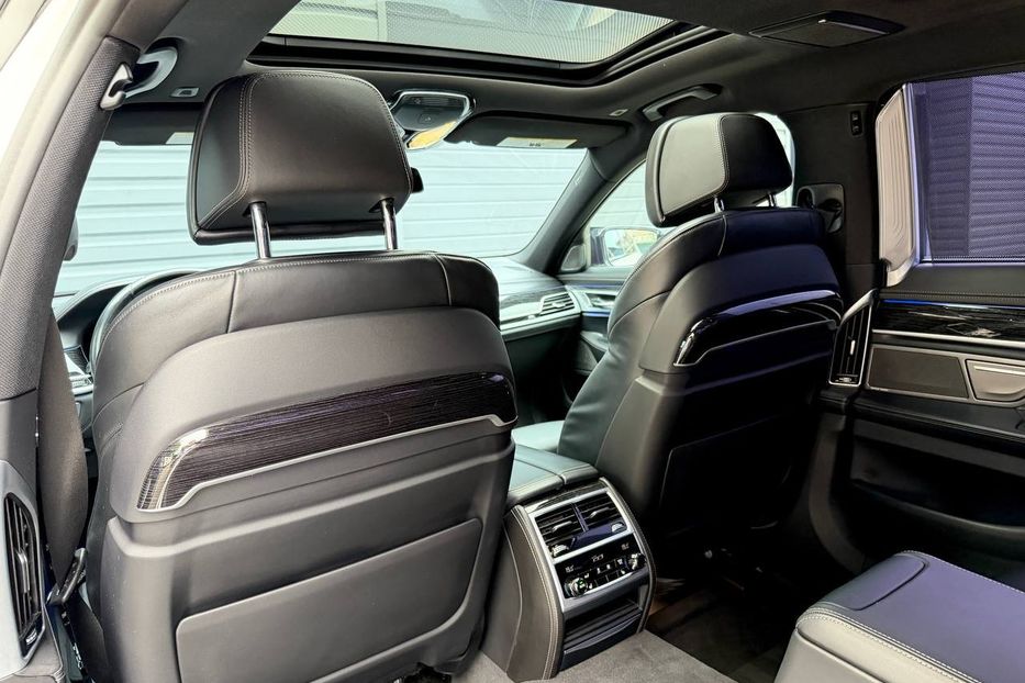 Продам BMW 750 Li M package 2020 года в Киеве