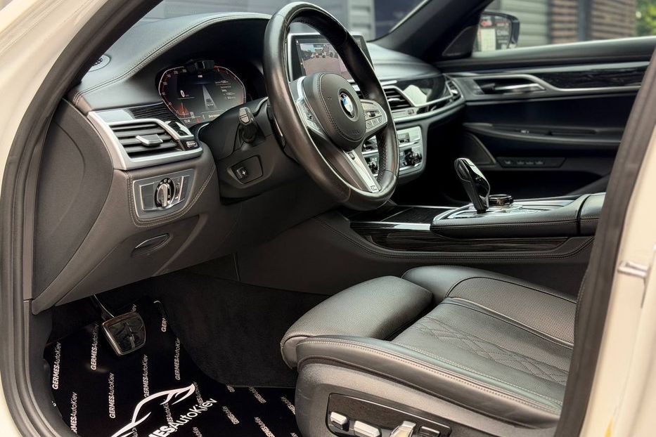 Продам BMW 750 Li M package 2020 года в Киеве