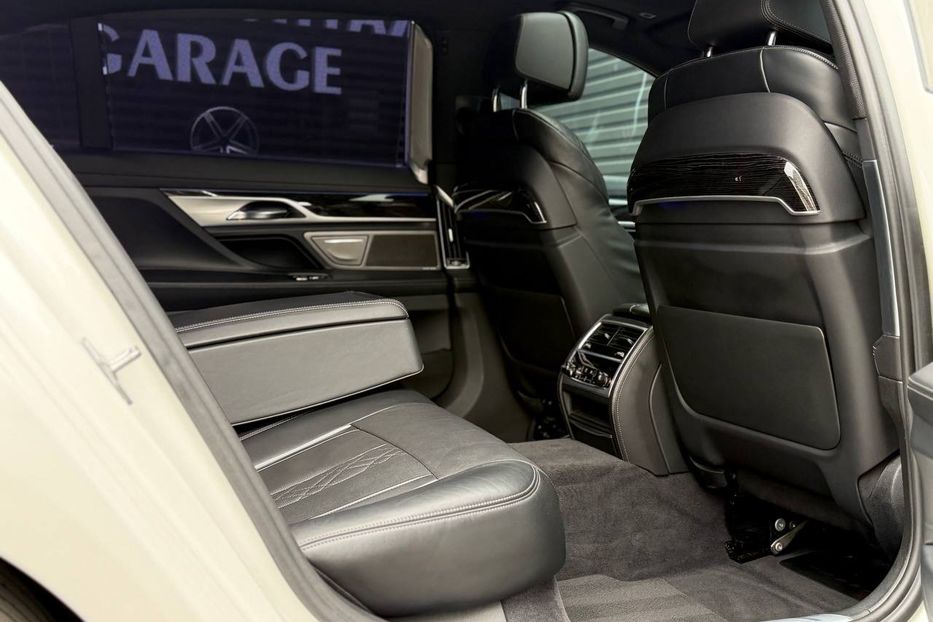Продам BMW 750 Li M package 2020 года в Киеве