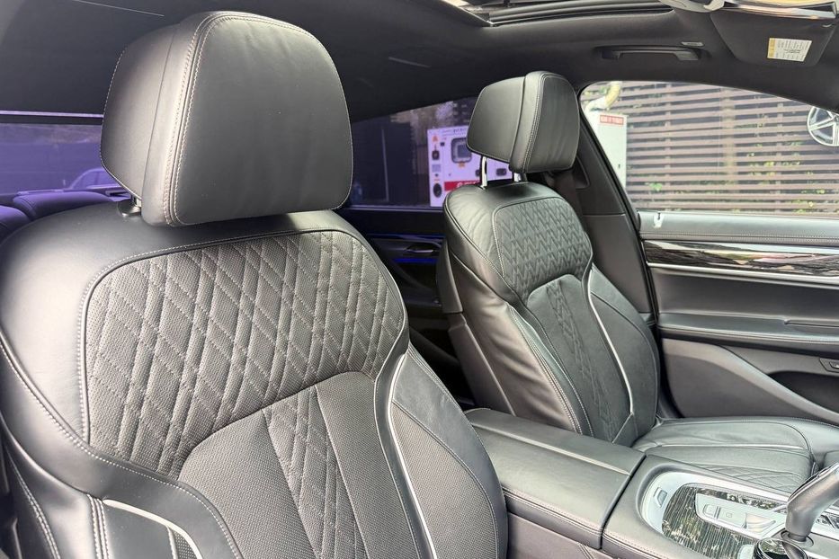 Продам BMW 750 Li M package 2020 года в Киеве