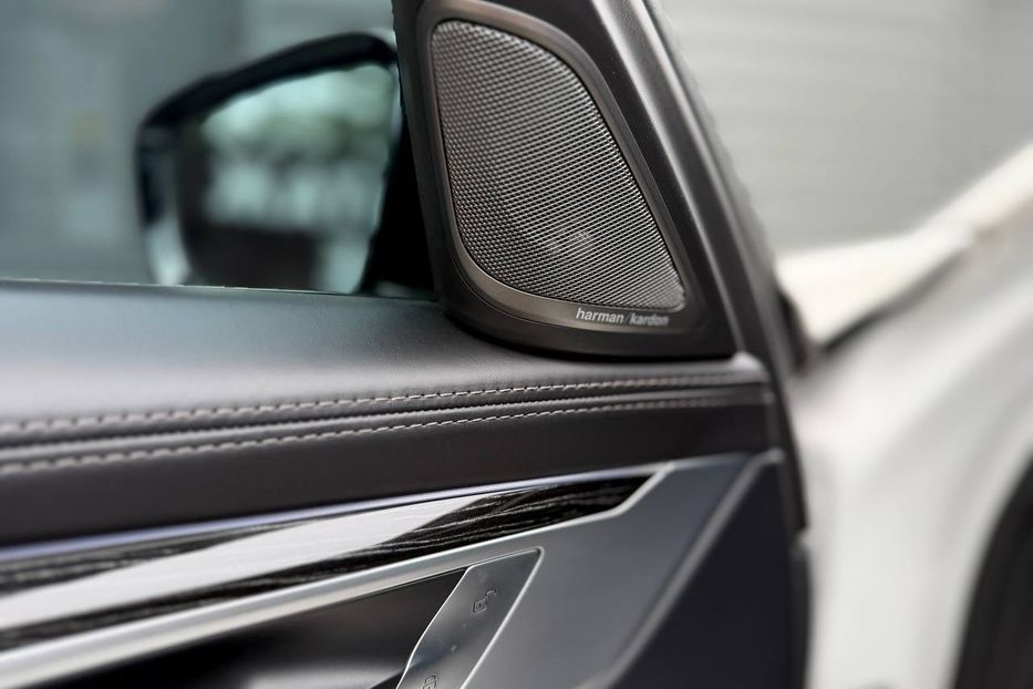 Продам BMW 750 Li M package 2020 года в Киеве